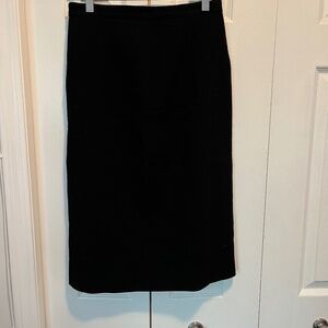 Willow size 6 100% virgin wool skirt